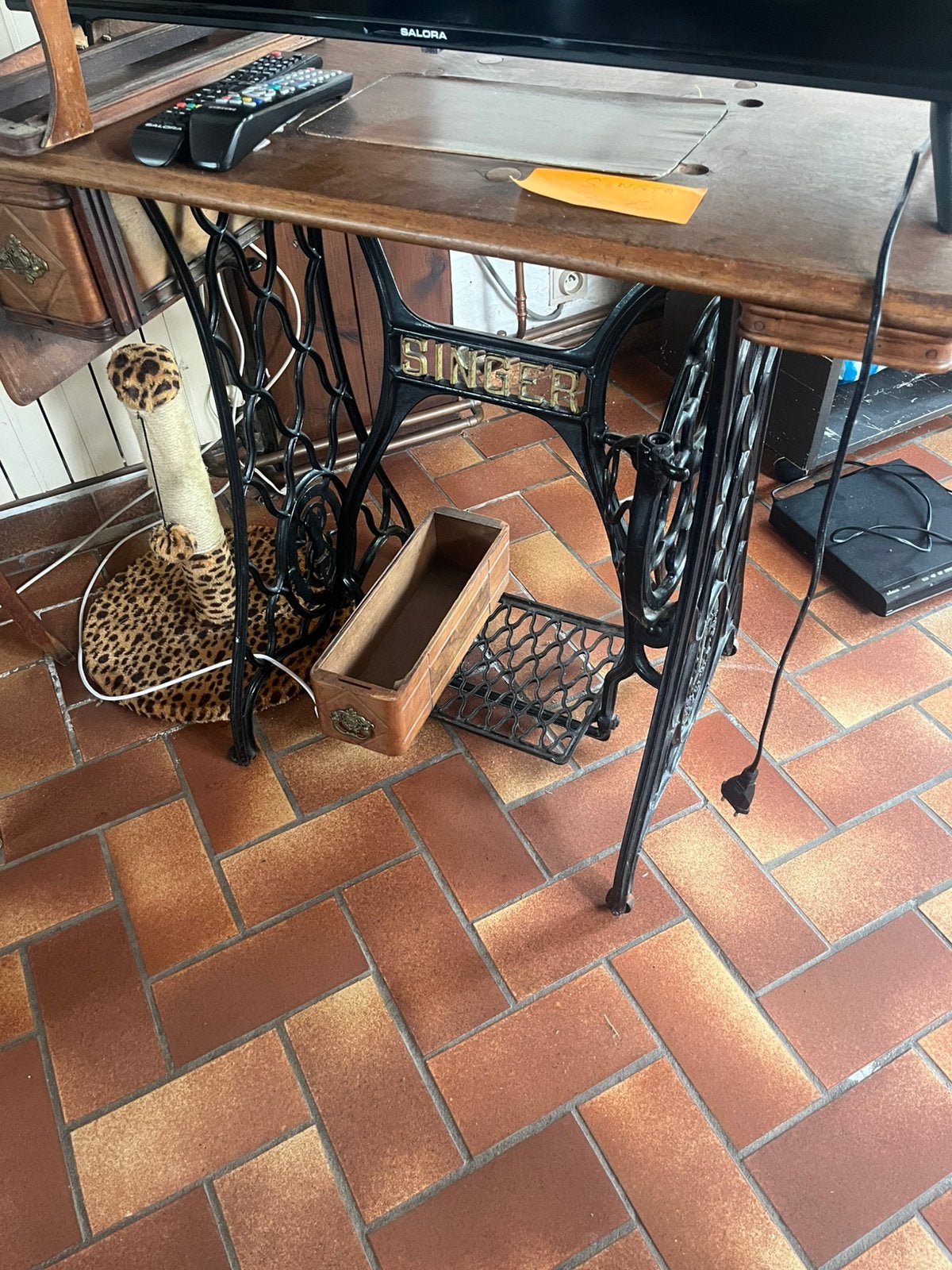 Table machine à coudre SINGER, Enlèvement