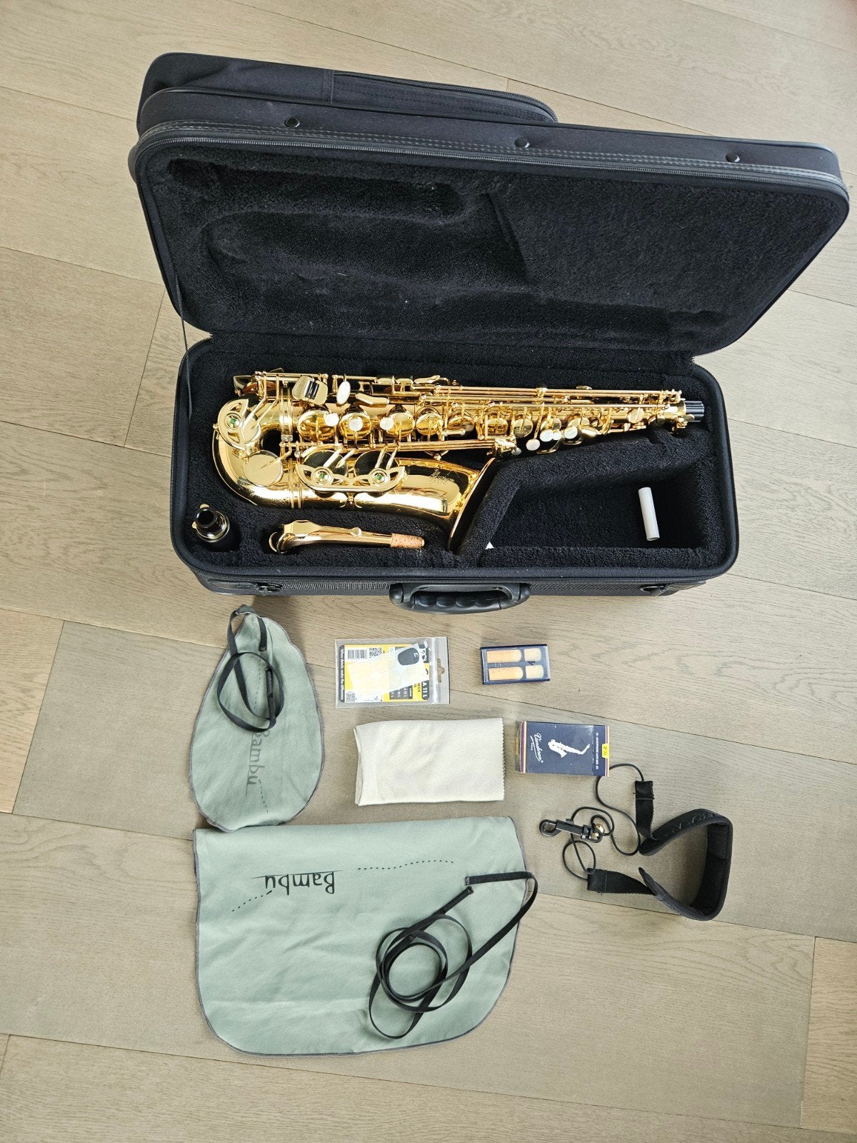 New York symphonic alt saxofoon als nieuw, Ophalen