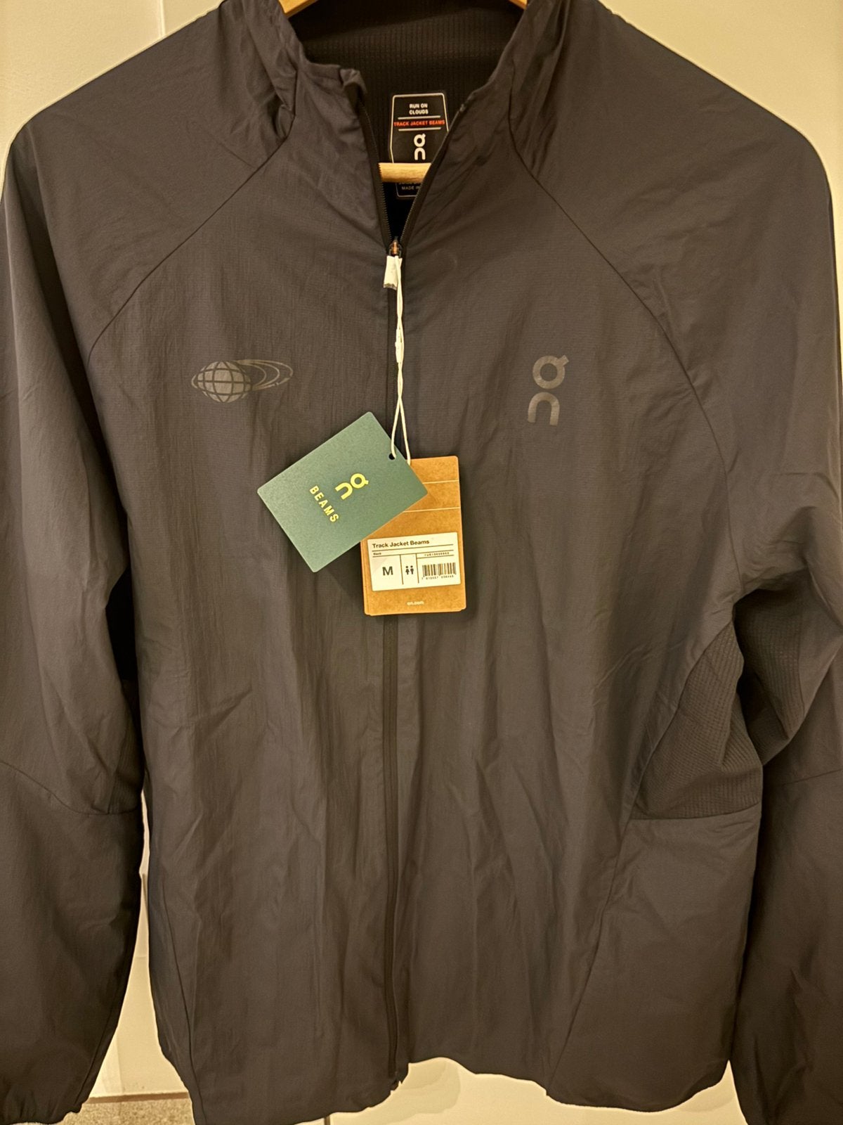 Track jacket Beams On Running, Kleding | Heren, Jassen | Zomer, Ophalen of Verzenden, Nieuw, Maat 48/50 (M), Zwart