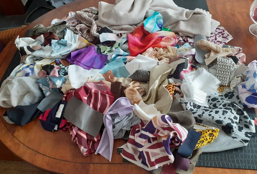 Stof grote zak vol restjes en lapjes lot 3, Ophalen of Verzenden, Nieuw, Meerkleurig, Overige materialen