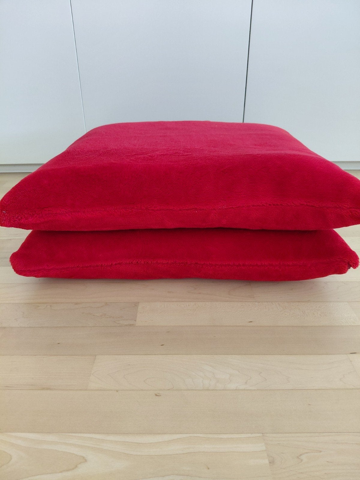 Grote kussens IKEA - ideaal voor klas of coachingpraktijk, Huis en Inrichting, Woonaccessoires | Kussens, Ophalen, Rood, IKEA