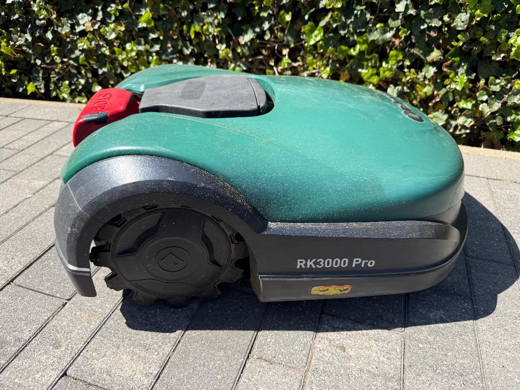 Robomow RK3000 Pro, Jardin & Terrasse, Tondeuses à gazon, Utilisé, Tondeuses à gazon sur batterie, 40 à 49 cm, Tondeuse rotative