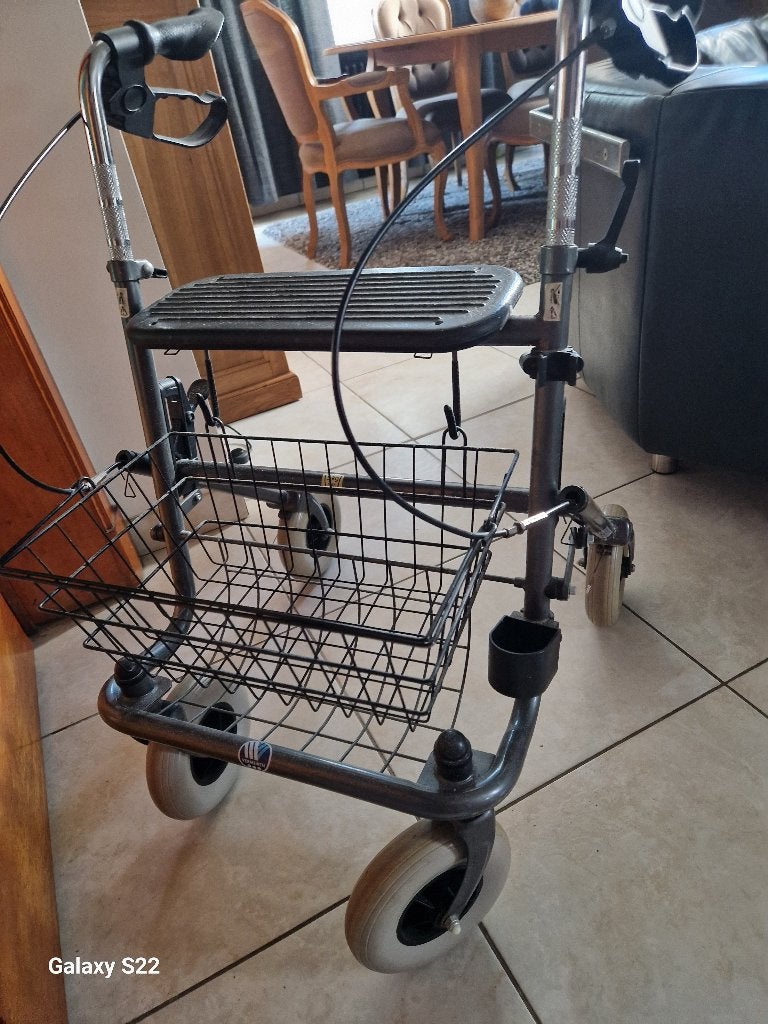 Rollator,  GRATIS, Diversen, Rollators, Gebruikt, Opvouwbaar, Ophalen