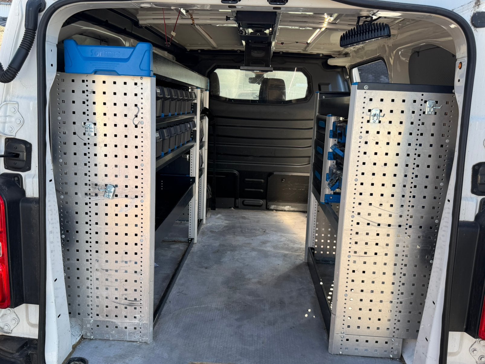 Aménagement pro SORTIMO complet pour véhicule utilitaire., Autos : Divers, Accessoires de voiture, Enlèvement, Comme neuf