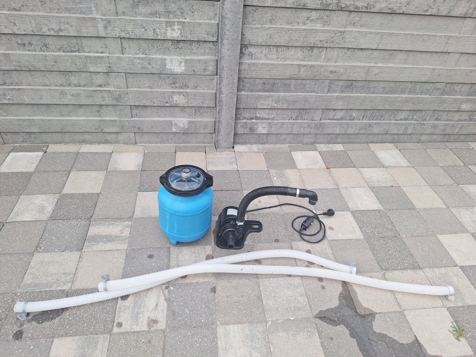 Splash polyethyleen bal filterpomp, Ophalen