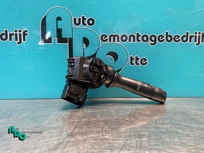 Commutateur essuie-glace d'un Toyota Aygo (Aygo 08-), -, 3 mois de garantie, Toyota, Utilisé