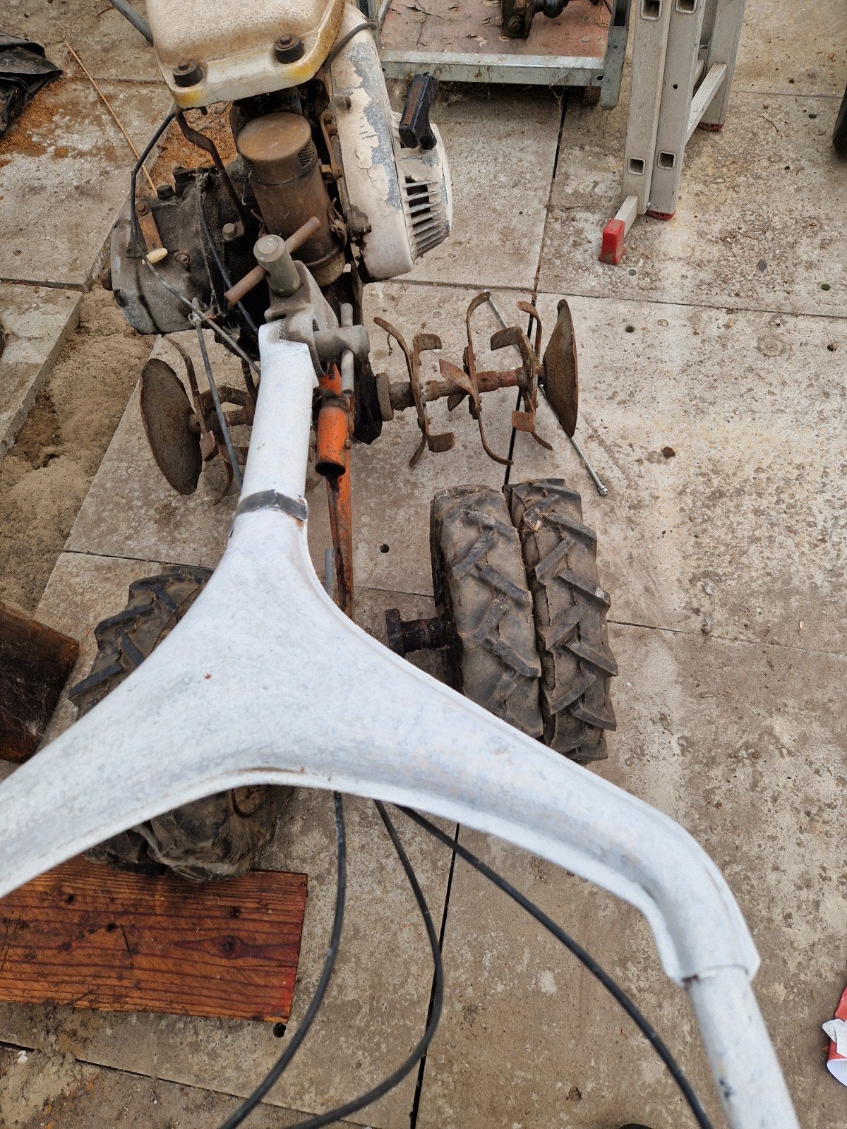 Motoculteur met dubbele wielen., Tuin en Terras, Ophalen