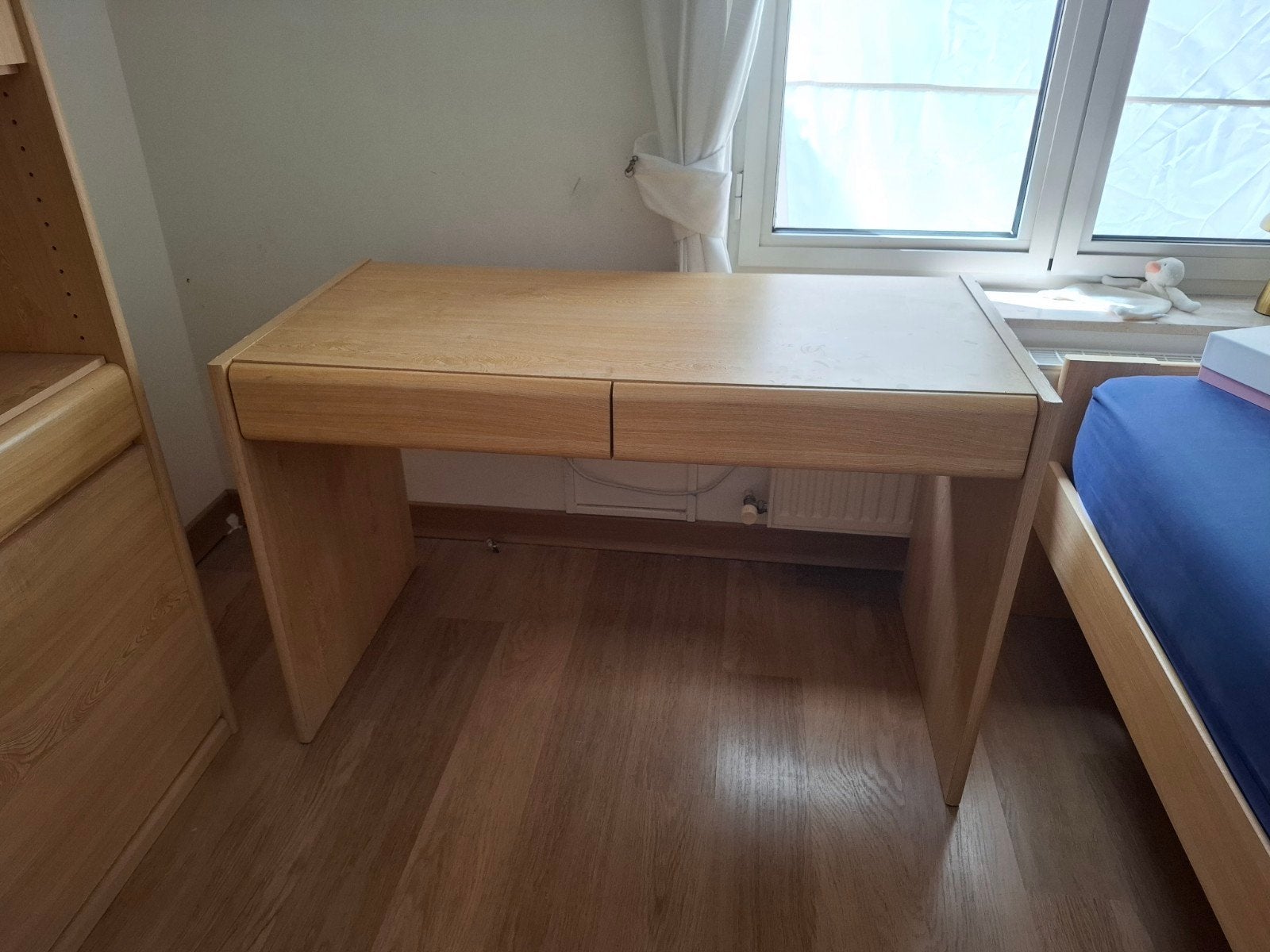 Gratis - Bureau met laden - jeugdkamer, Ophalen of Verzenden