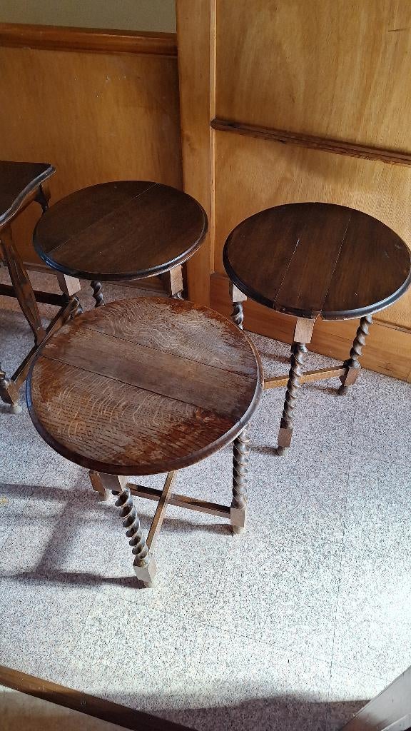 Table gigogne antiquités. apéritif 3 petites tables et 1 gd, Antiquités & Art, Enlèvement