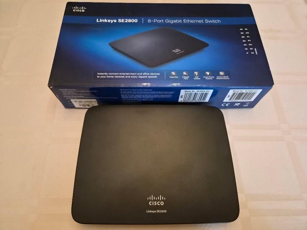Linksys SE2800-EU gigabit Switch, Computers en Software, Netwerk switches, Ophalen of Verzenden, Nieuw