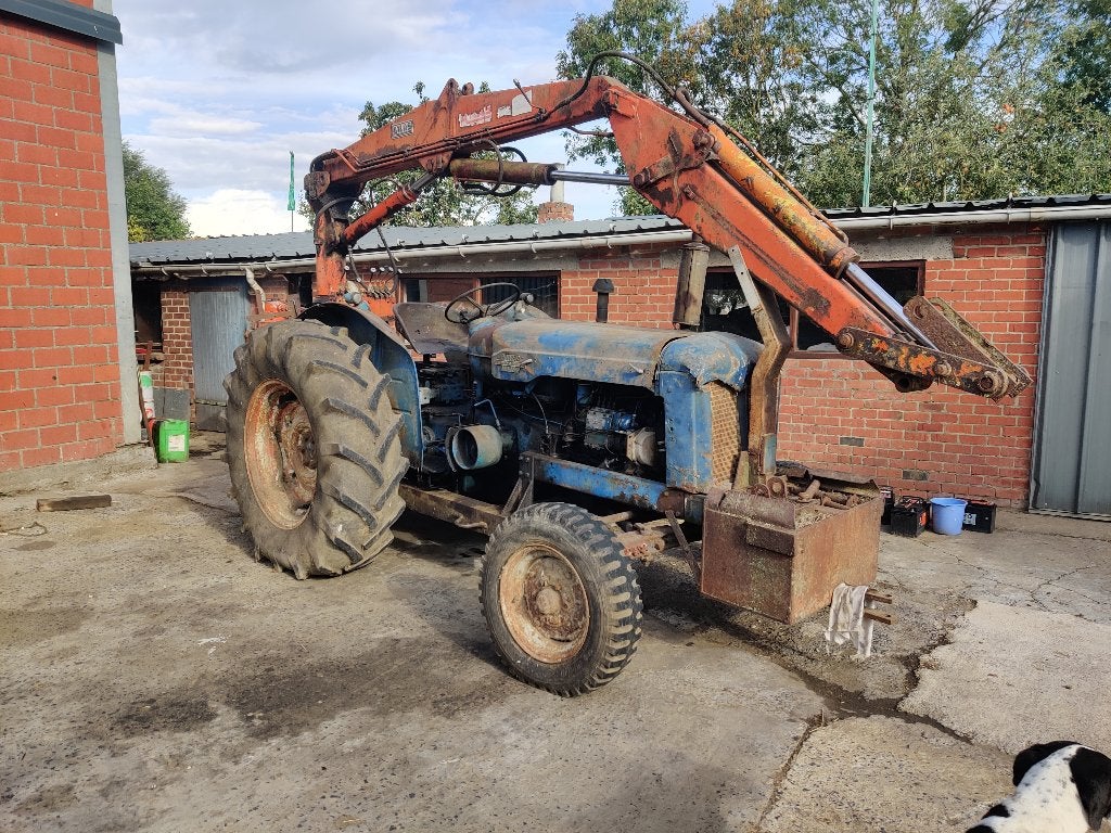 Oldtimer tractor Fordson Power Major met Atlas kraan, Enlèvement
