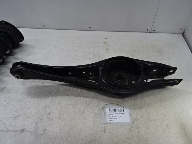 BRAS DE SUSPENSION ARRIÈRE DROIT Passat (3G2) (3Q0505311C), Volkswagen, Mevr. I. Hauben, Utilisé, Rue de l'Espoir 34 34
4030  GRIVEGNÉE, BE