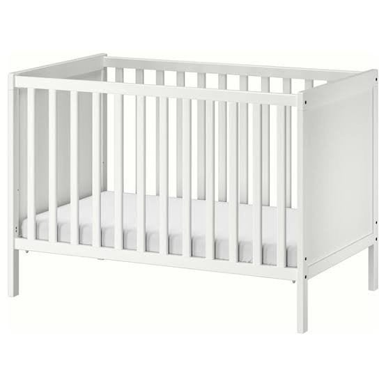 Lit bébé Ikea sundvik 60x120cm avec matelas et draps, Enlèvement, Utilisé, Lit
