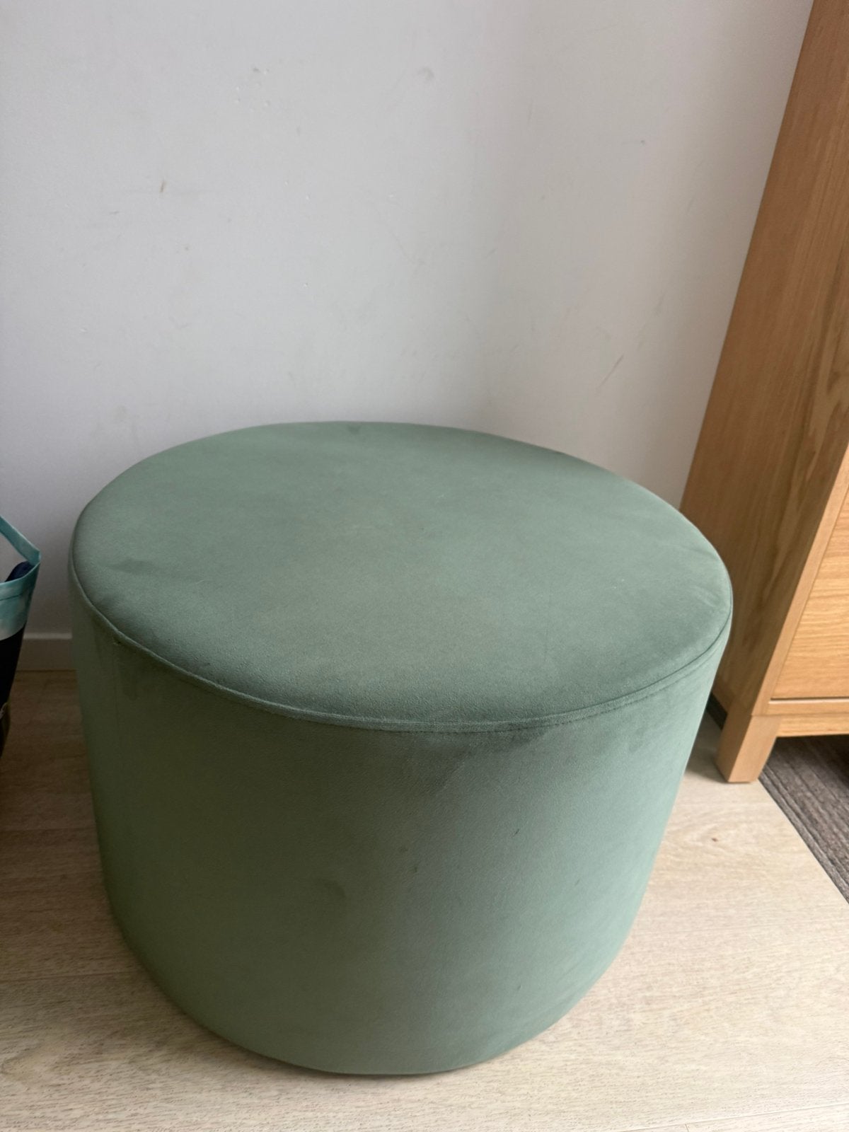 Groene velvet ronde poef, Ophalen, Zo goed als nieuw, Stof