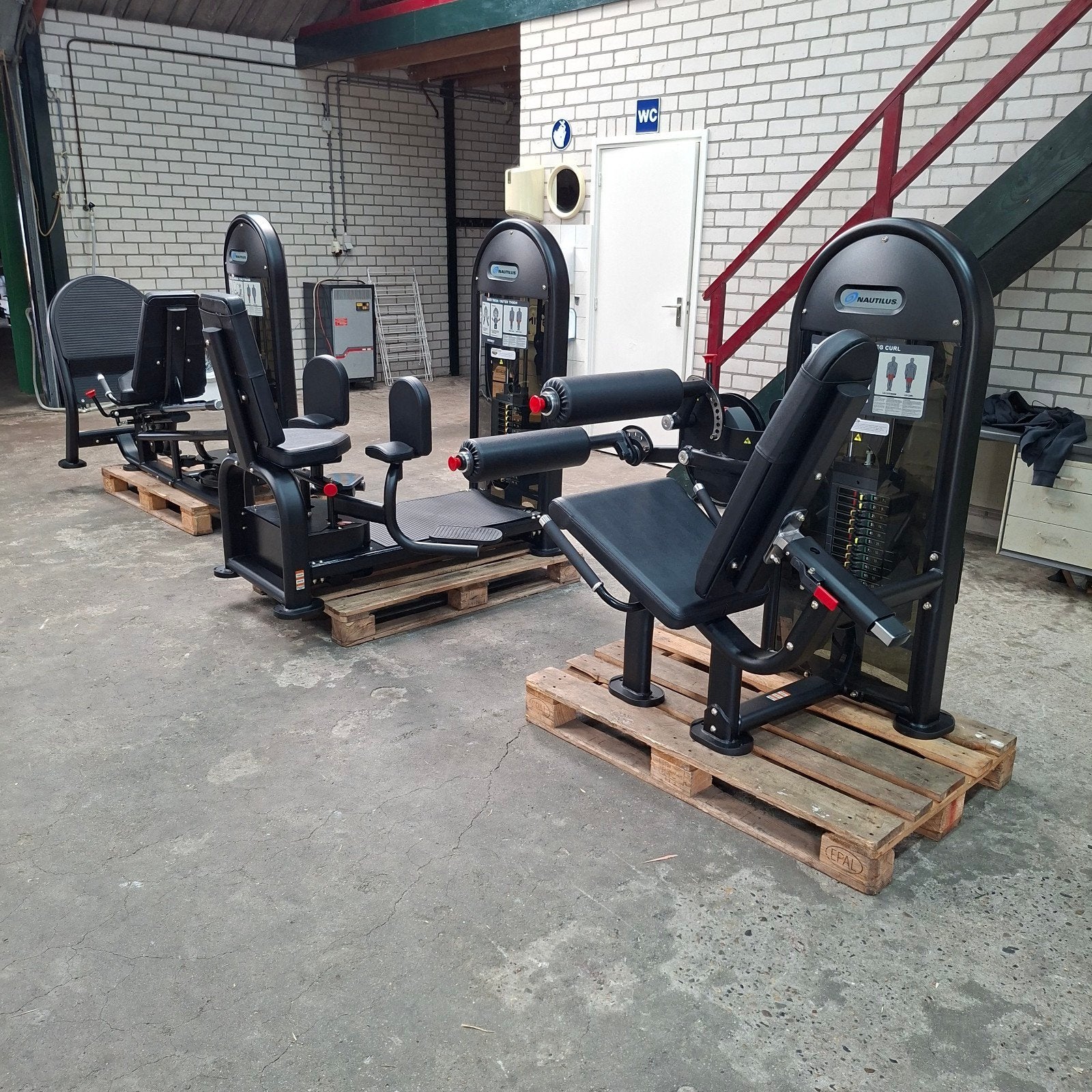 Nautilus Leg Press, Leg Extension, Leg Curl, Abductor, Sports & Fitness, Enlèvement