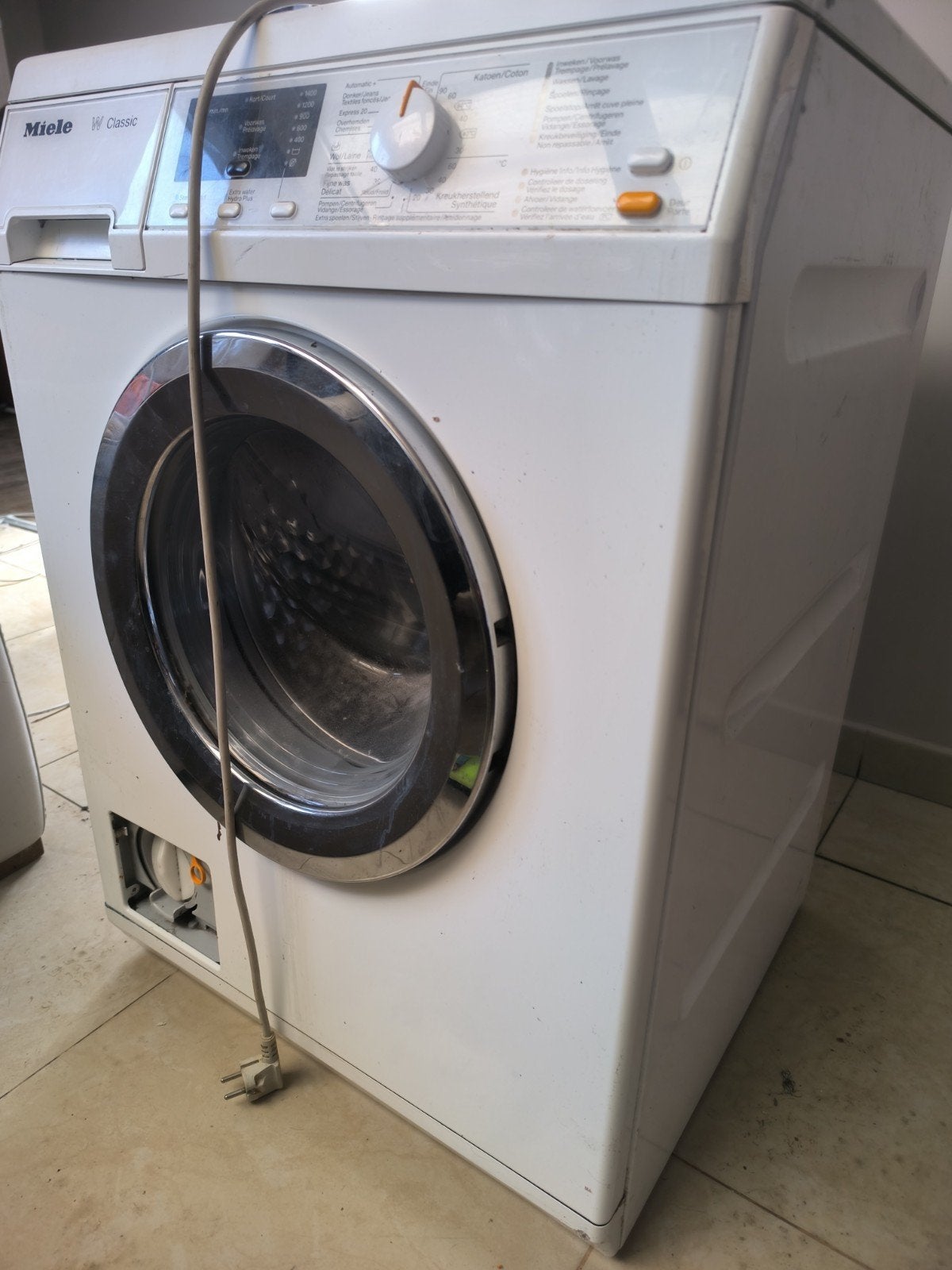 machine à laver WDA110 classic MIELE, 1200 à 1600 tours, Chargeur frontal, Enlèvement, Ne fonctionne pas