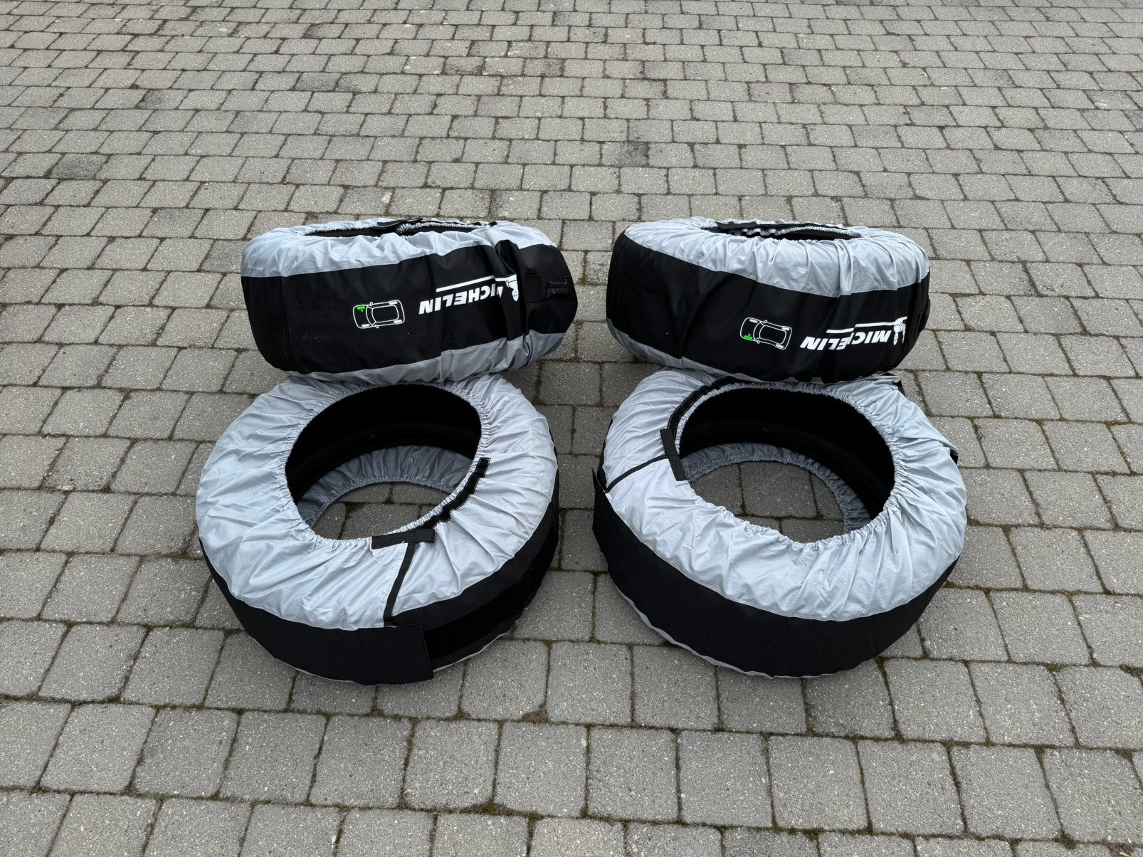 4 zomerbanden 235/45 R18 98Y, Auto-onderdelen, Ophalen, 18 inch, Gebruikt, 235 mm