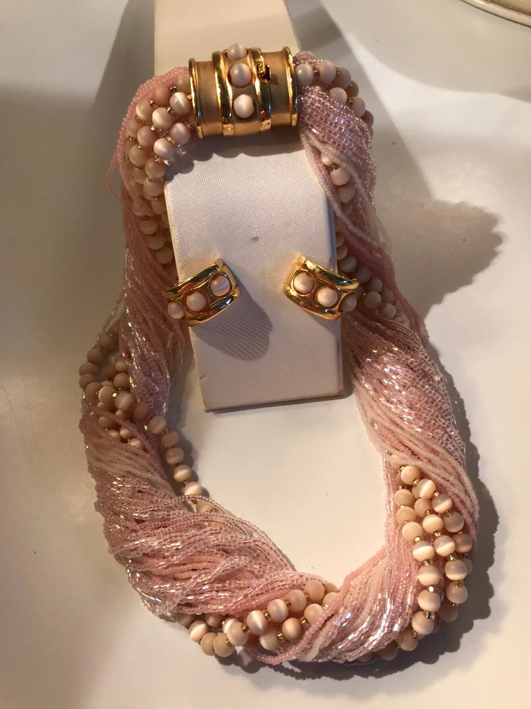 COLLIER en B.O. -Feestset-, Handtassen en Accessoires, Kettingen, Ophalen of Verzenden, Nieuw, Roze, Overige materialen