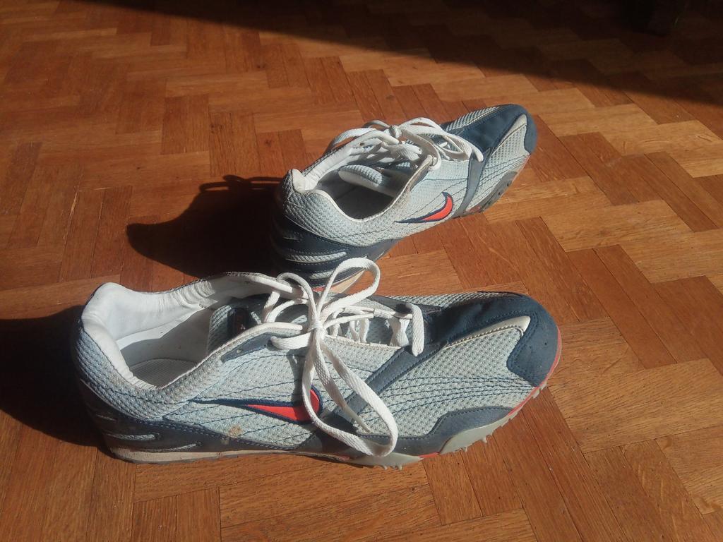 Schoenen met studs, met 3 sets spikes, Sport en Fitness, Loopsport en Atletiek, Ophalen, Hardlopen, Spikes, Nike