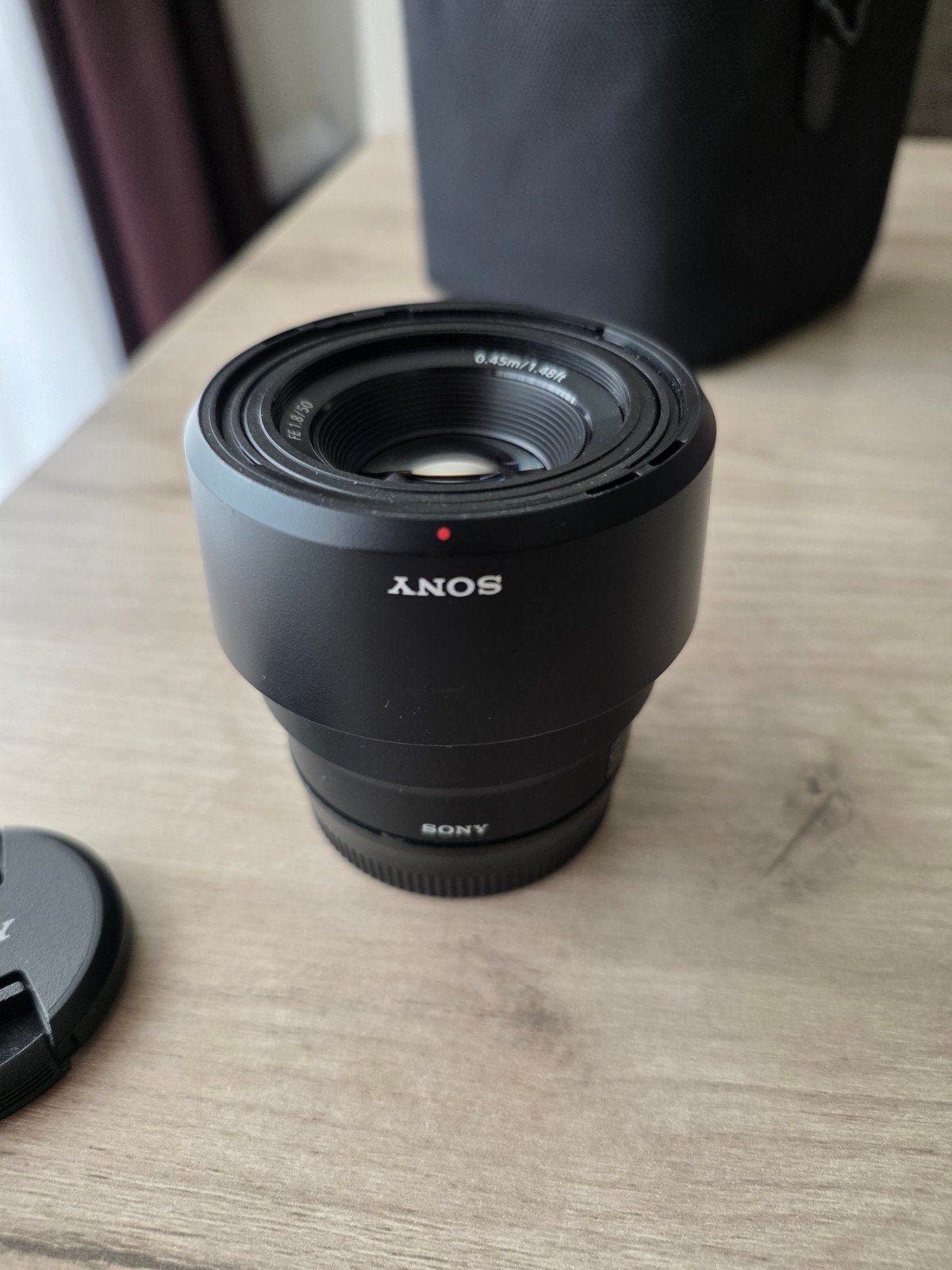 Sony FE 50mm F/1.8, Ophalen