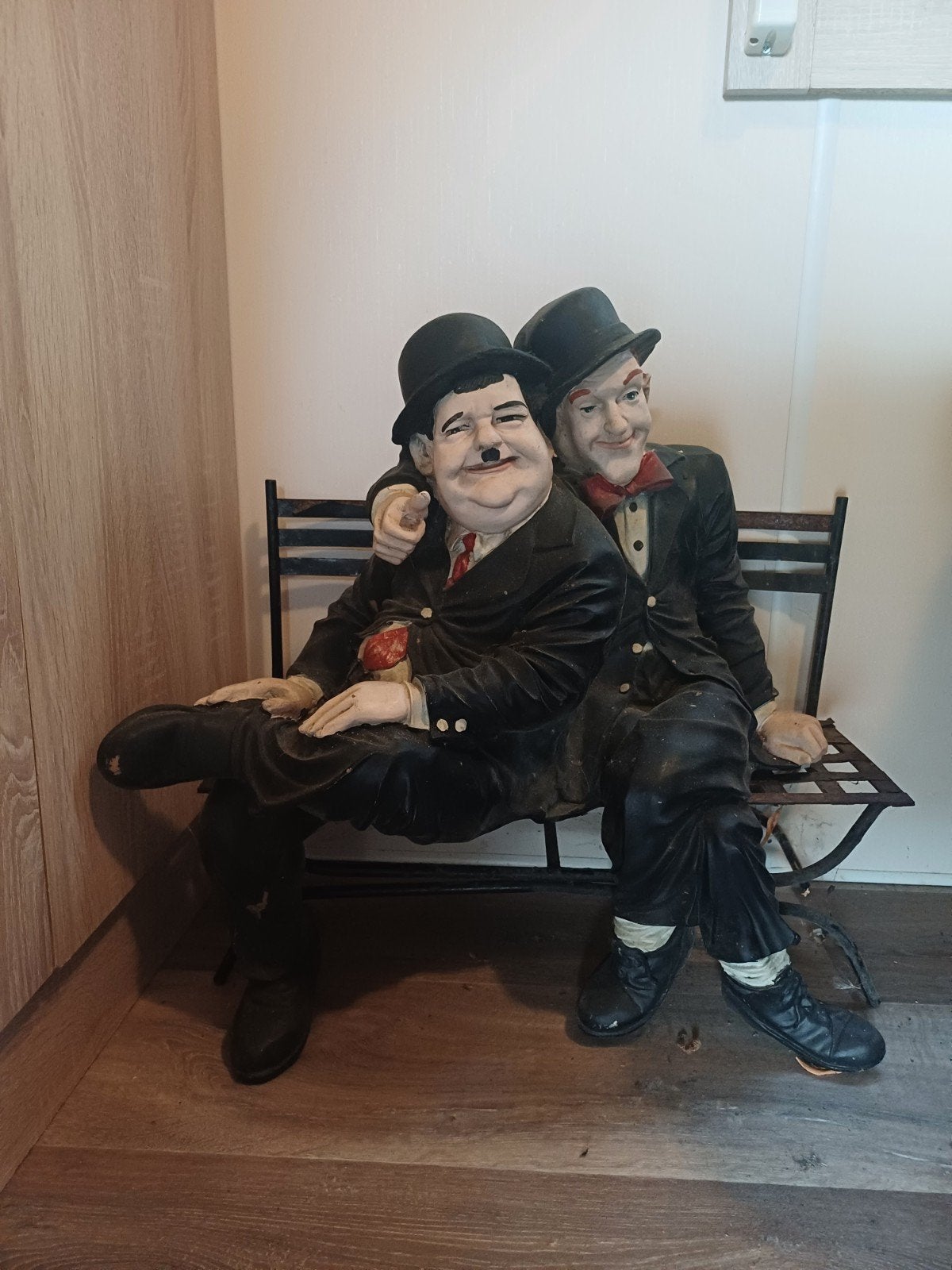 Tuinbeeld Laurel en Hardy, Ophalen