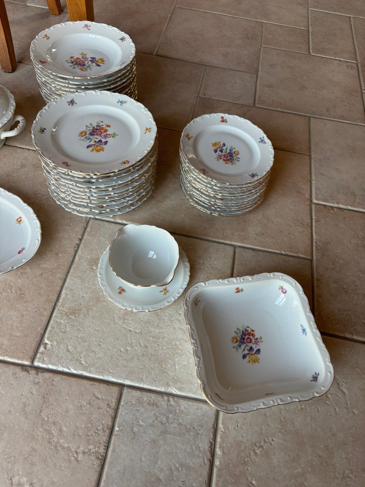 Vaisselle repas en porcelaine complète pour 12 personnes, Ophalen, Porselein