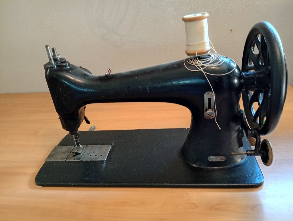 Oude leder stikmachine, Antiek en Kunst, Ophalen