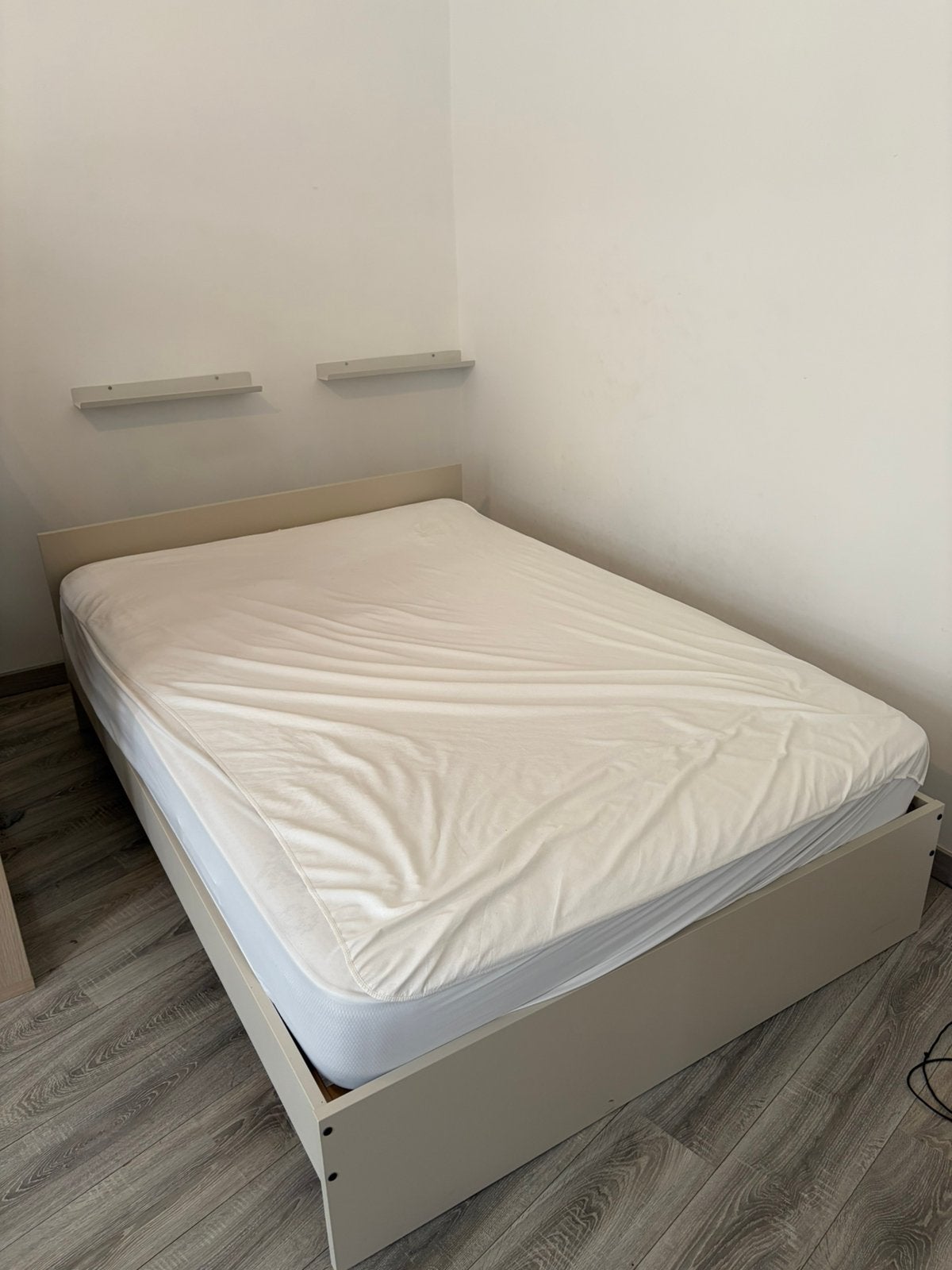 Cadre de lit Ikea Malm + matelas et housse de protection, Beige, 140 cm, Enlèvement, Utilisé