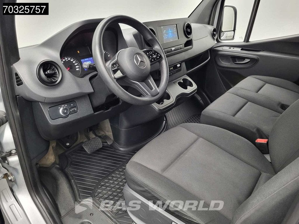 Mercedes Sprinter 215 CDI Automaat 150pk L2H2 MBUX Camera Ai, Automaat, Stof, Gebruikt, 4 cilinders