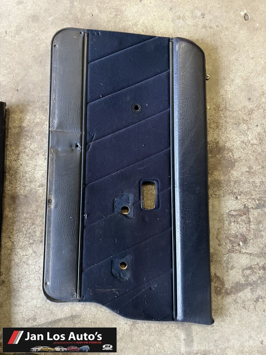 Audi 80 B2 typ 81 interieurdelen vloers blauw, -, Origine de la pièce connue, Audi, Utilisé