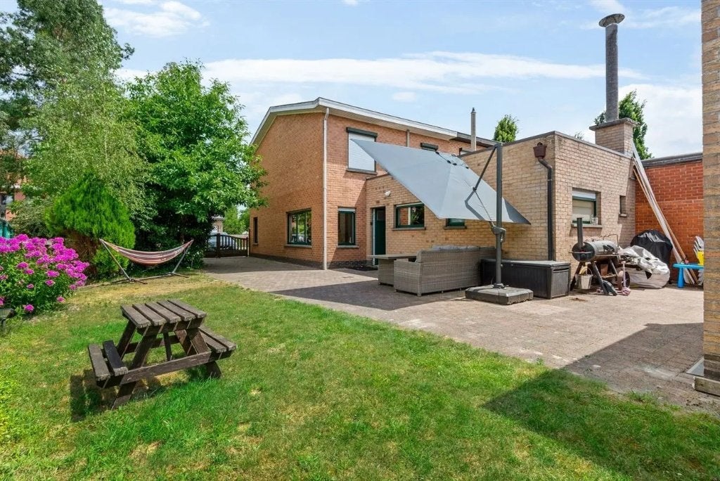 Instapklare HOB met garage en zonnepanelen in Sinaai, Immo, 120 m², Provincie Oost-Vlaanderen, 239 kWh/m²/jaar, 3 kamers