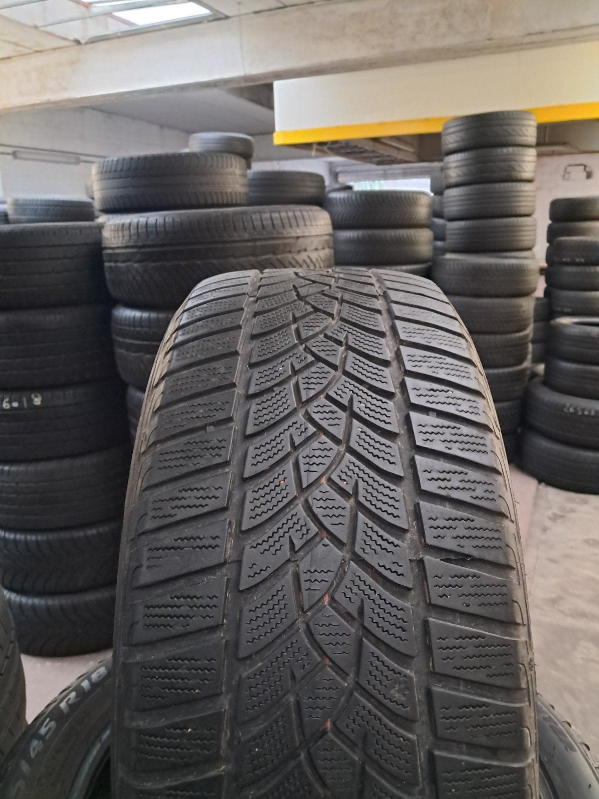 21550r17 215 50 r17 215/50/17 GOODYEAR Hiver avec montage, Autos : Pièces & Accessoires, Enlèvement ou Envoi