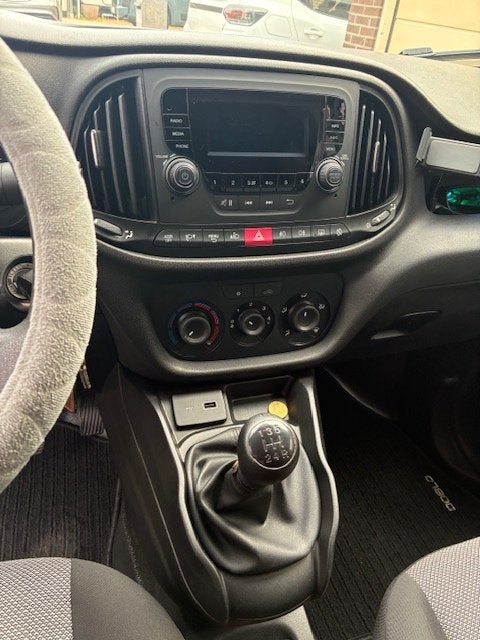 fiat doblo, Voorwielaandrijving, Zwart, Wit, 5 deurs