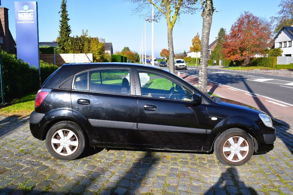 Kia Rio 1.4i/Benzine/AIRCO/HISTORY, Auto's, Voorwielaandrijving, Stof, Zwart, 4 cilinders