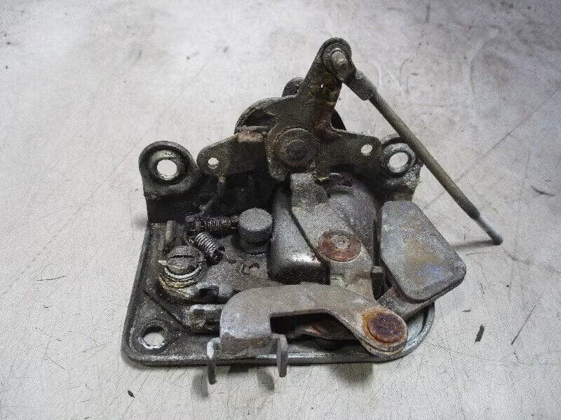 PORTIERSLOT LINKS VOOR Mercedes-Benz / 8 (W115), Autos : Pièces & Accessoires, Carrosserie & Tôlerie, Mercedes-Benz AG, Enlèvement ou Envoi