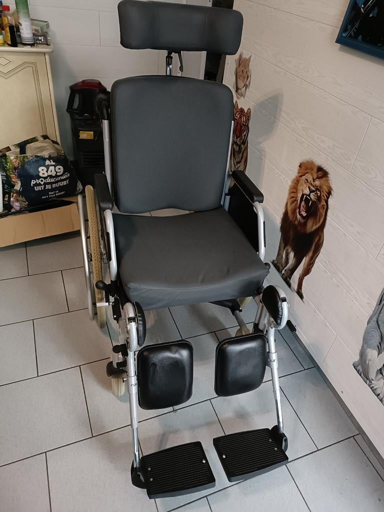 Chaise roulante fauteuil pliable et démontable VERMEIREN50cm, Enlèvement