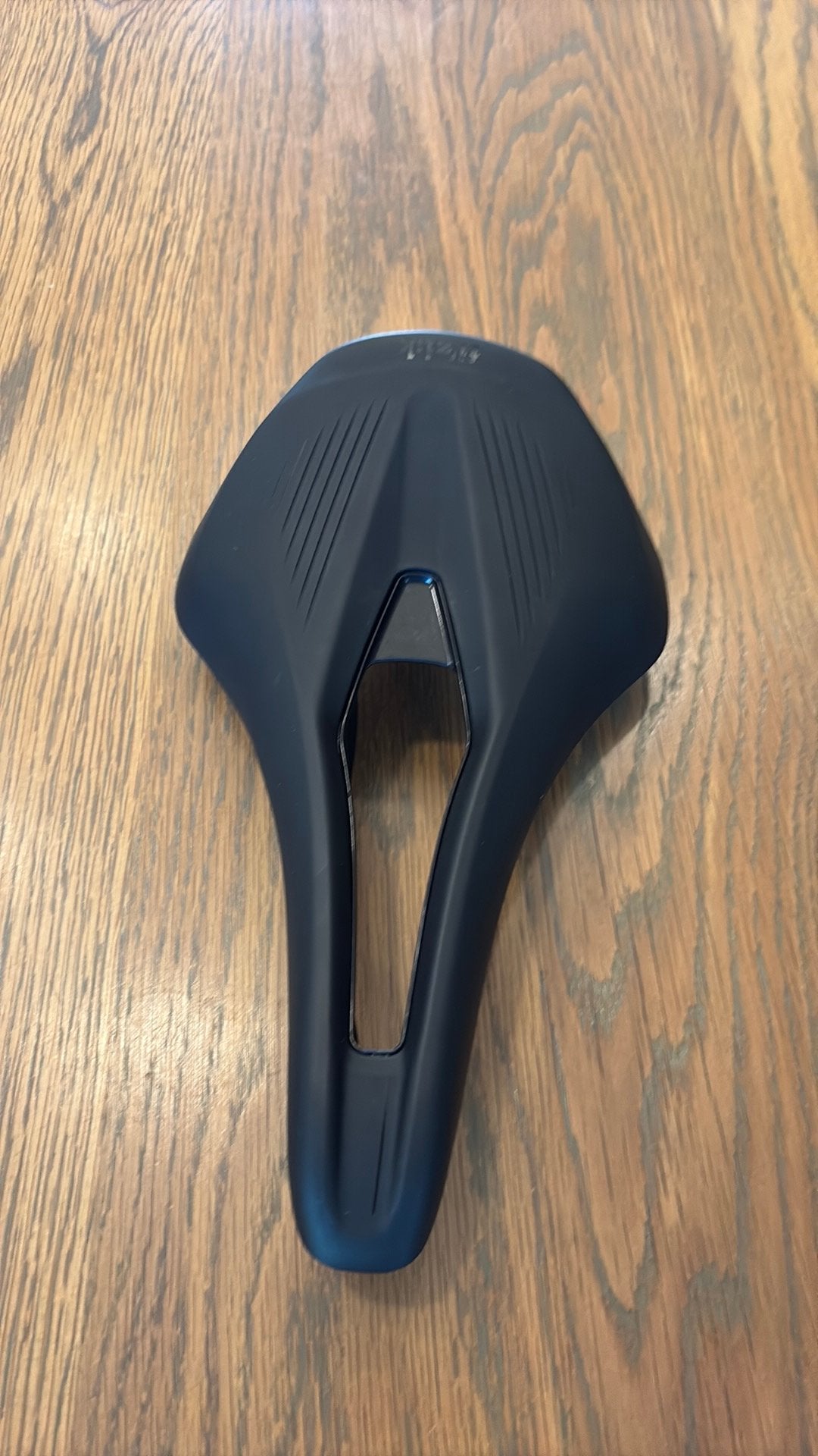 Selle fizik vento argo, Enlèvement ou Envoi, Comme neuf, Selle