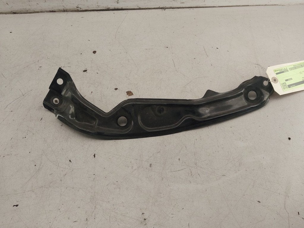 KOPLAMP HOUDER RECHTS Seat Arona (KJX) (|6F9805932|), Gebruikt, Service@seat.de, Seat Deutschland GmbH, Seat