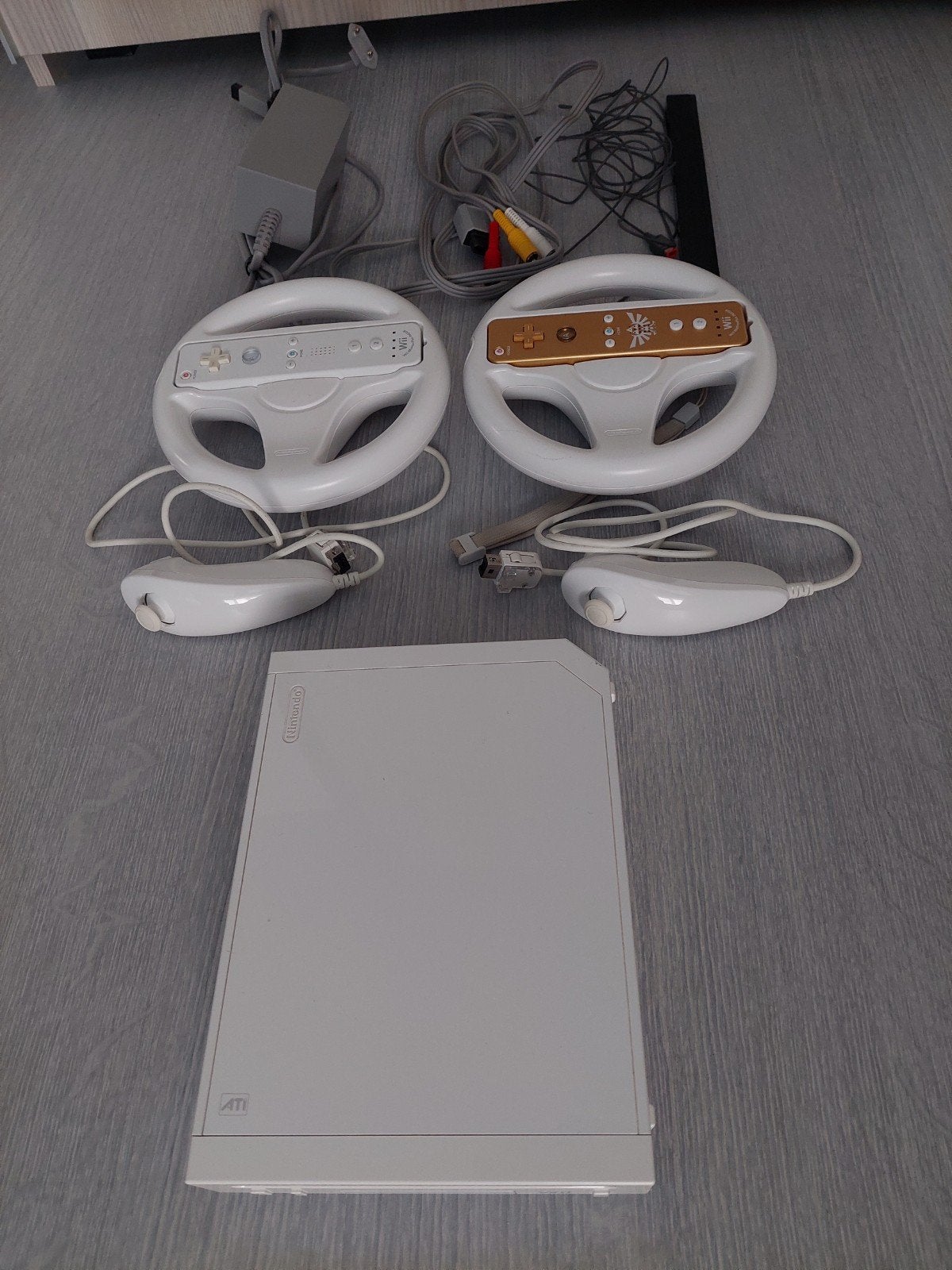 Nintendo Wii pakket, Ophalen, Zo goed als nieuw, Met 2 controllers, Met games