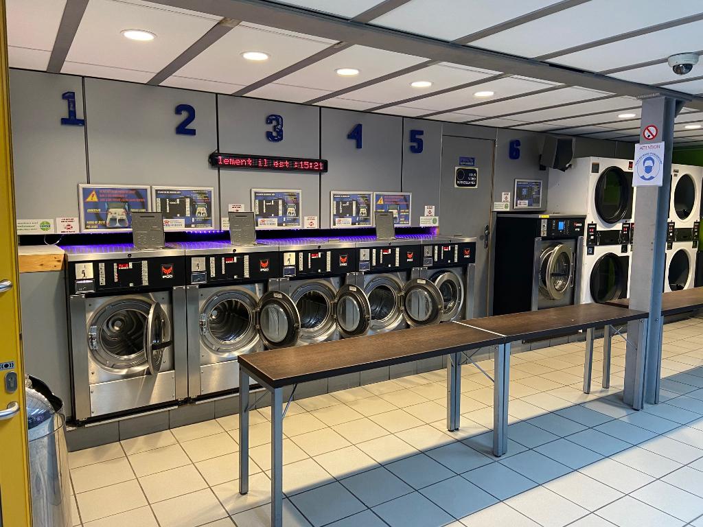 A VENDRE Commerce + Loft et atelier avec laverie automatique, Immo, Huizen en Appartementen te koop, Woning met bedrijfsruimte