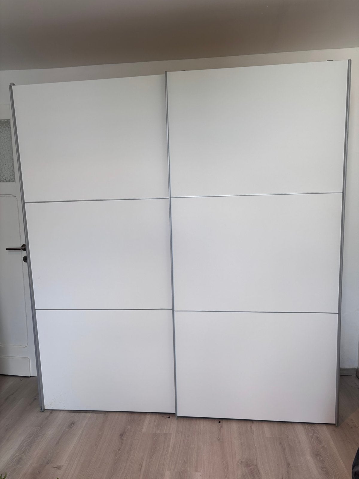 Gereserveerd! Witte kleerkast met schuifdeuren, Ophalen, Zo goed als nieuw