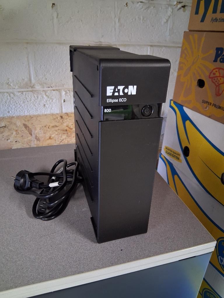 Ups, onduleur Eaton eco 800, Informatique & Logiciels, Enlèvement, Utilisé
