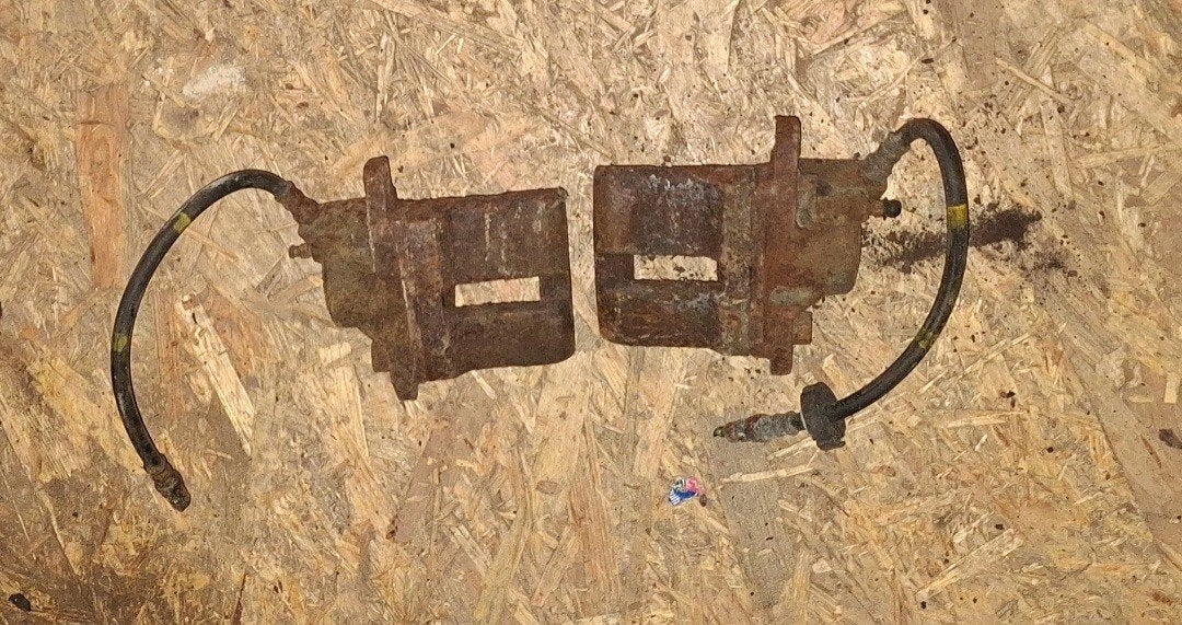 2 remklauwen voor + 2 achterremklauwen Renault Clio I 1.8 16, Computers en Software, Pc- en Netwerkkabels, Ophalen