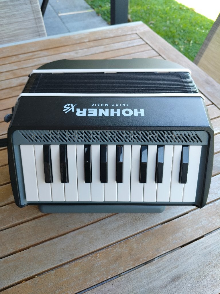 Accordéon Hohner XS, Musique & Instruments, Accordéons, Autres formats, Comme neuf, Enlèvement, Avec bretelles