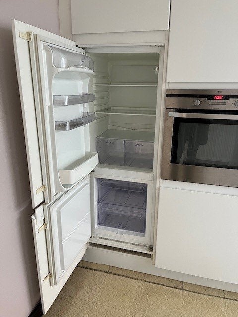 Koelkast Zanussi inbouw met vriesvak ZBB3244 – werkend, Ophalen, 150 tot 200 liter, Gebruikt, Met aparte vriezer