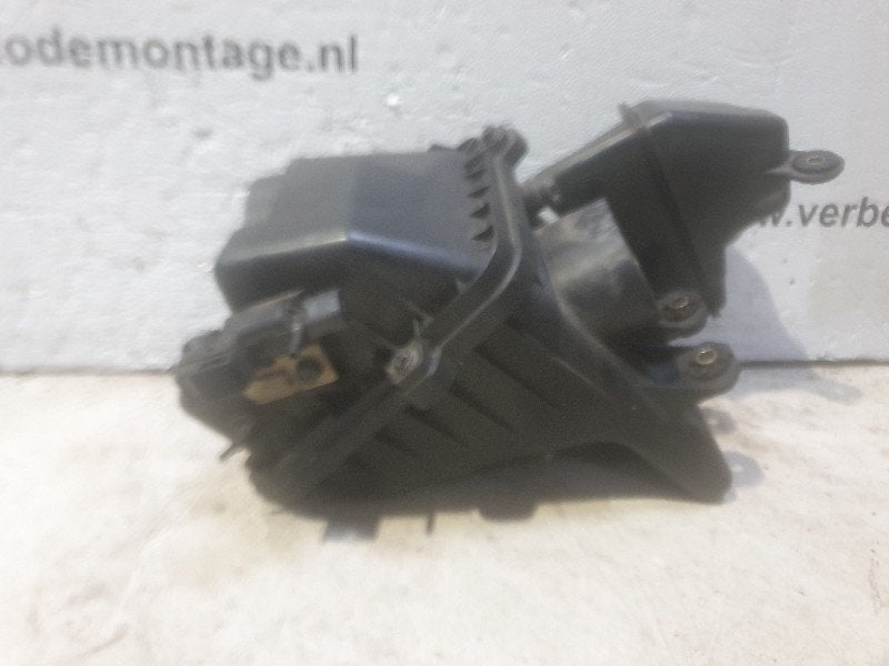 LUCHTFILTERHUIS Mazda Xedos 6 (01-1992/01-1999), Hitdorfer Straße 73
51371  Leverkusen, DE, Gebruikt, Mazda, Info@mazda.de