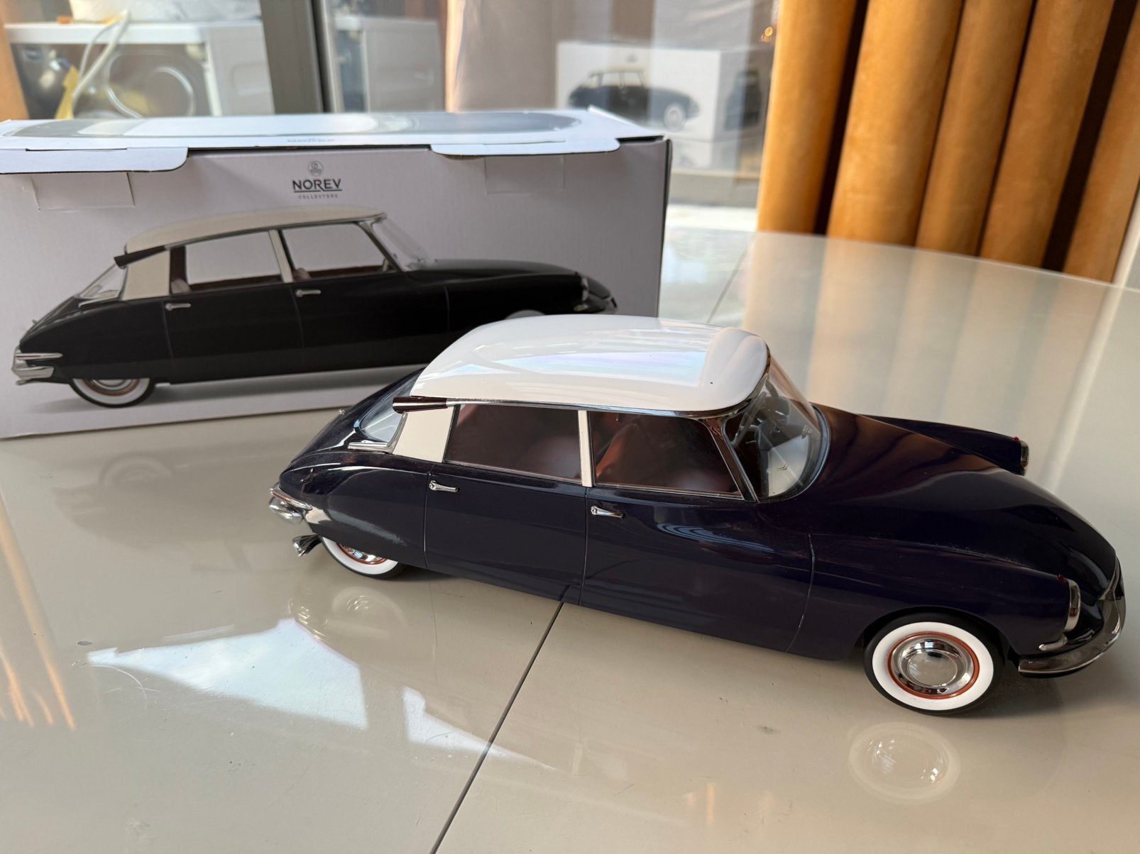 citroen DS, Hobby en Vrije tijd, Modelauto's | 1:5 tot 1:12, Ophalen, Zo goed als nieuw