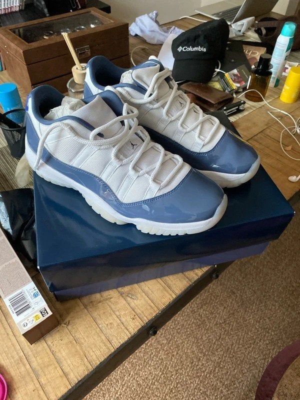 Paire de Jordan 11 Low Bleu, Enlèvement ou Envoi, Comme neuf, Chaussures de sport, Bleu