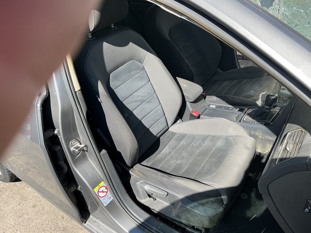 SIEGE AVANT DROIT ( PASSAGER ) Volkswagen Golf VII (AUA), Volkswagen, Volkswagen AG, Utilisé, Kundenbetreuung@volkswagen.de