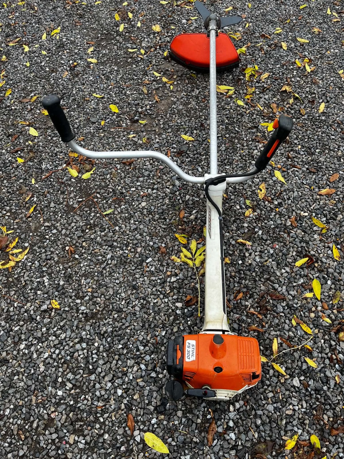 Débroussailleuse stihl, Enlèvement, Comme neuf